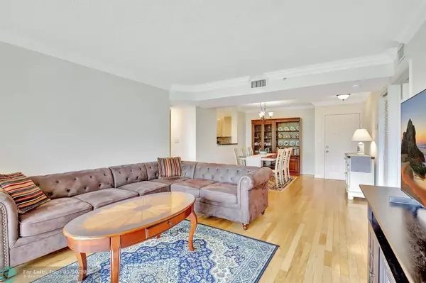 Dania Beach, FL 33004,649 E Sheridan St #308