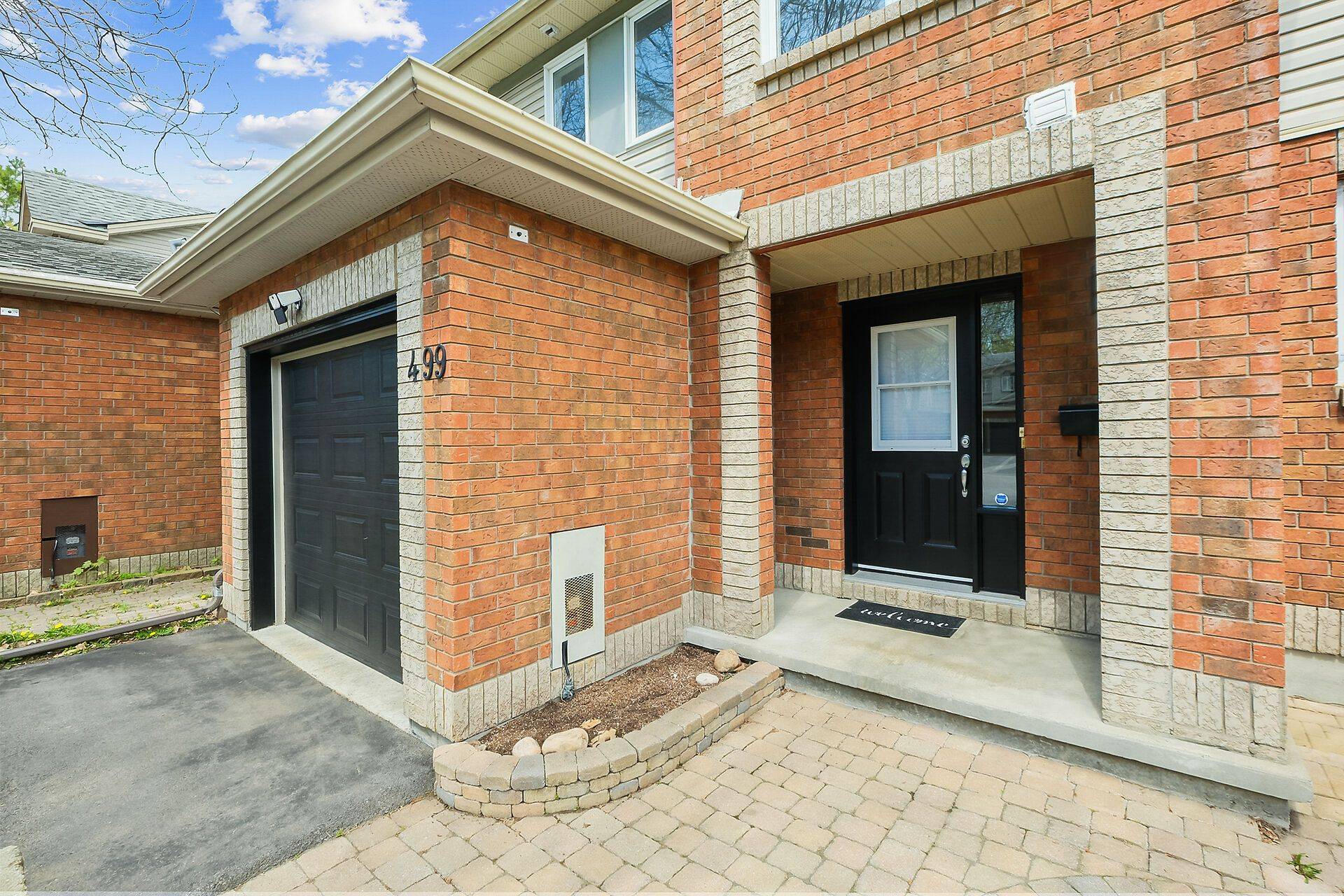 Orleans - Cumberland And Area, ON K4A 3Y4,499 Lawler CRES