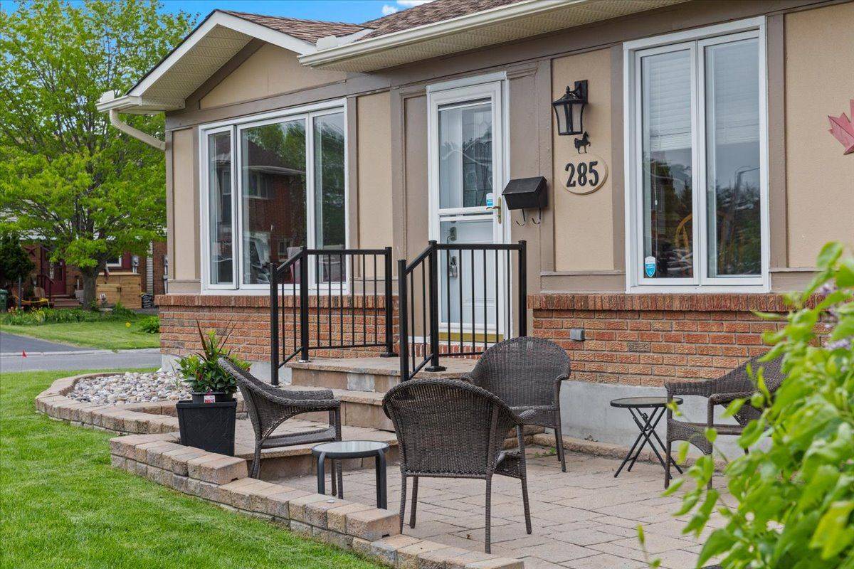 Orleans - Cumberland And Area, ON K1E 2A4,285 Mockingbird DR