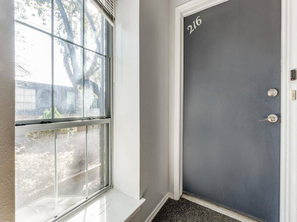 Dallas, TX 75235,5045 Cedar Springs Road #216