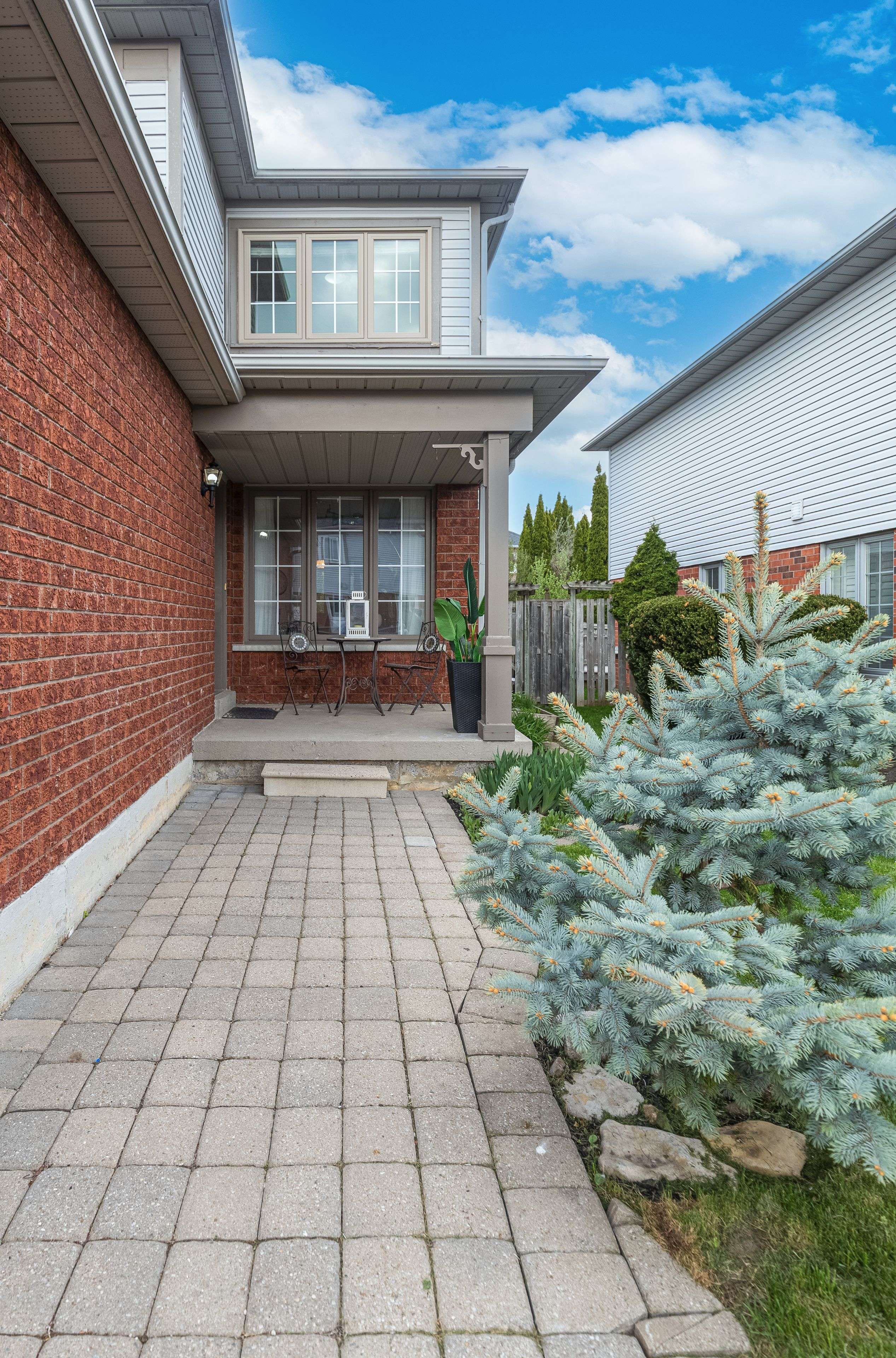 Whitby, ON L1R 2N4,48 Greengrove WAY