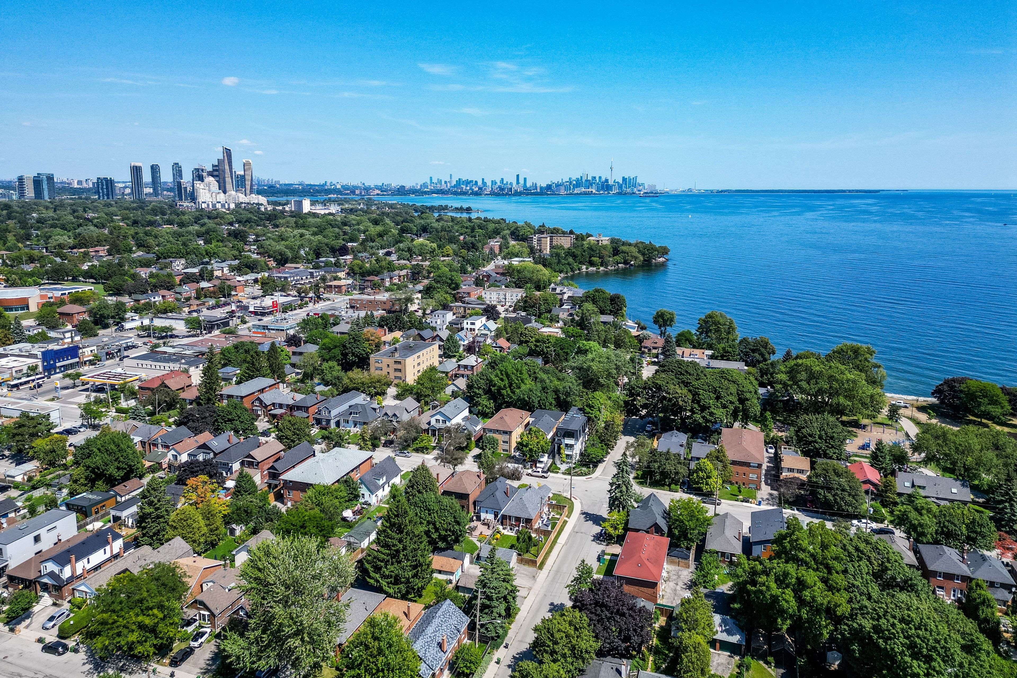 Toronto W06, ON M8V 2Y4,83 Fourth ST