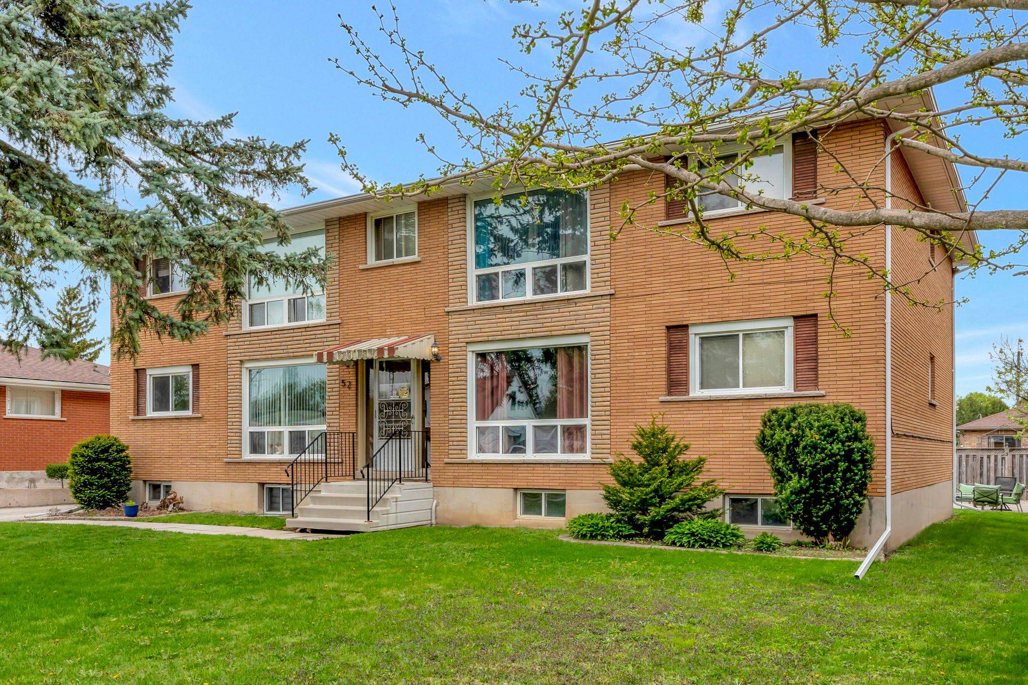 52 Hampton ST, Brantford, ON N3S 4K8