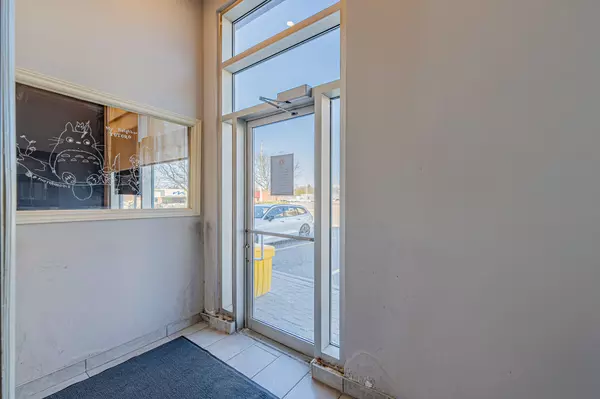 Cityview - Parkwoods Hills - Rideau Shore, ON K2G 4R2,1691 MERIVALE RD #3