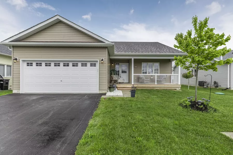 17 Sophie LN S, Ramara, ON L3V 8J9