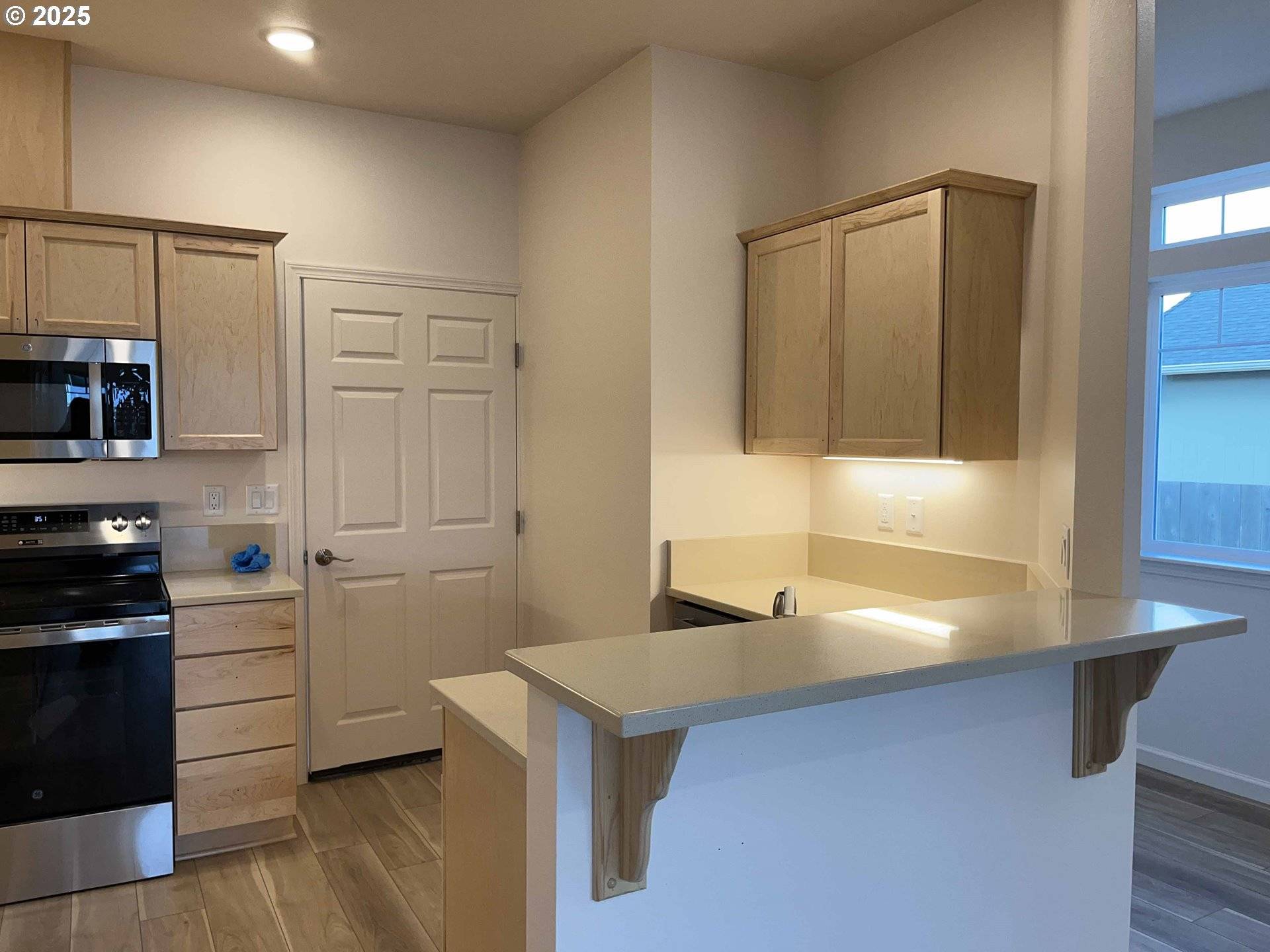 Florence, OR 97439,1585 37th ST
