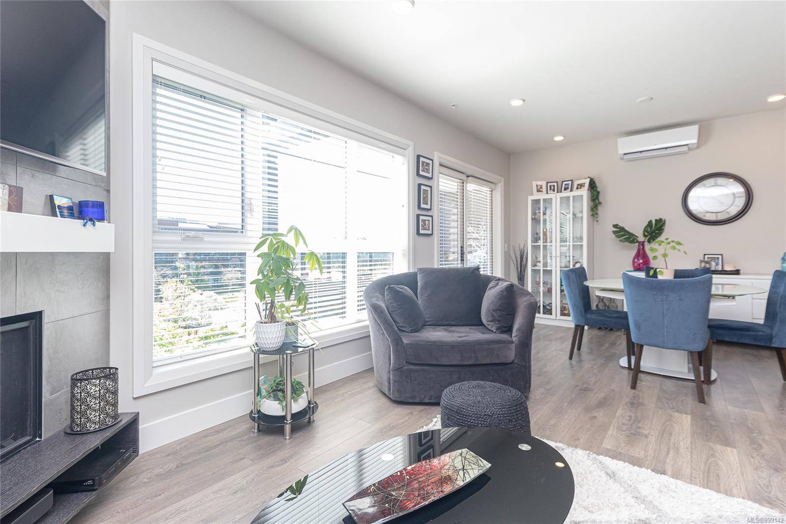 Saanich, BC V8Z 0G3,741 Travino Lane #212