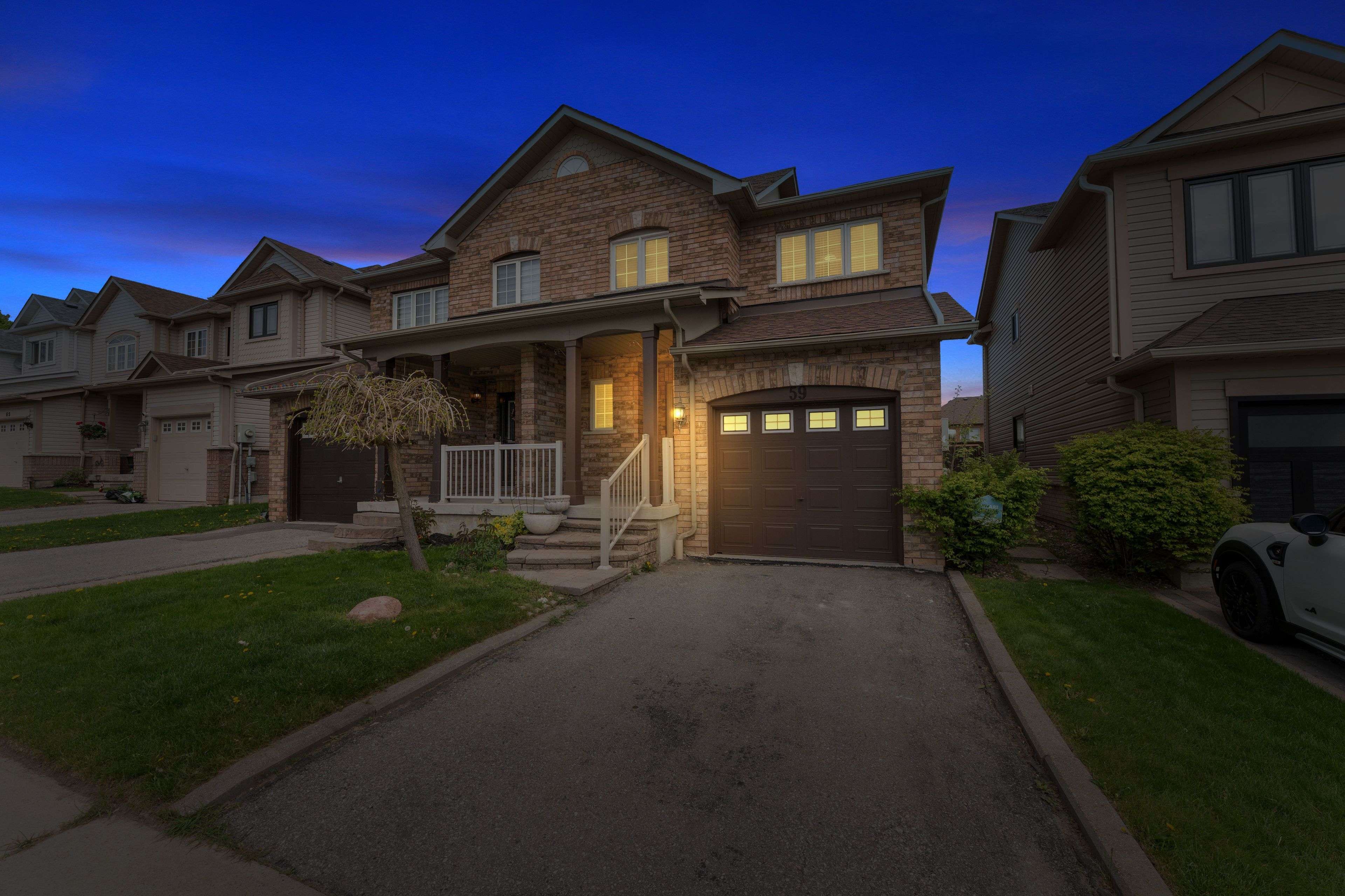 59 Palomino PL,  Whitby,  ON L1R 2V5