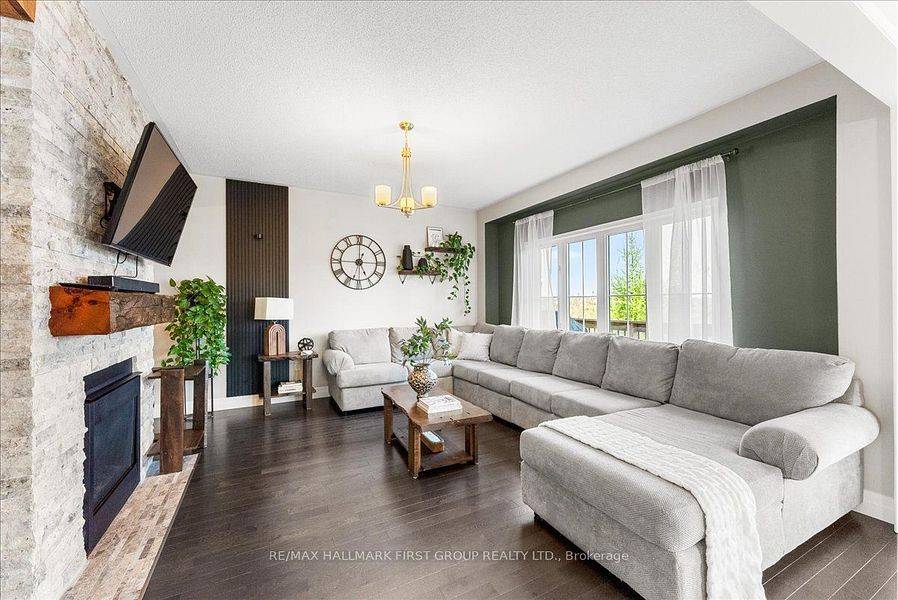 Clarington, ON L1C 0N9,51 Richard Davies CRES