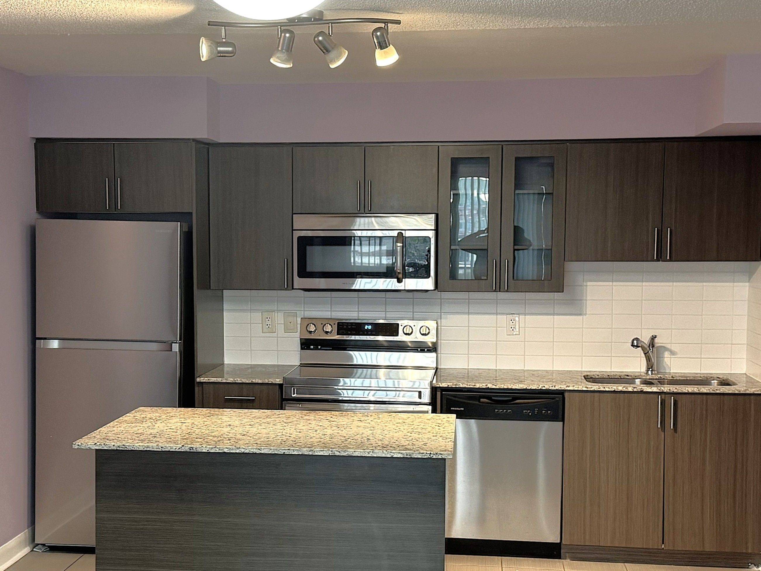 Richmond Hill, ON L4B 0B6,75 Norman Bethune AVE #803