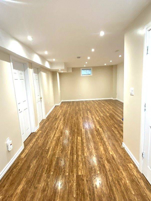 Bradford West Gwillimbury, ON L3Z 0R7,72 Hopkins CRES #Bsmt