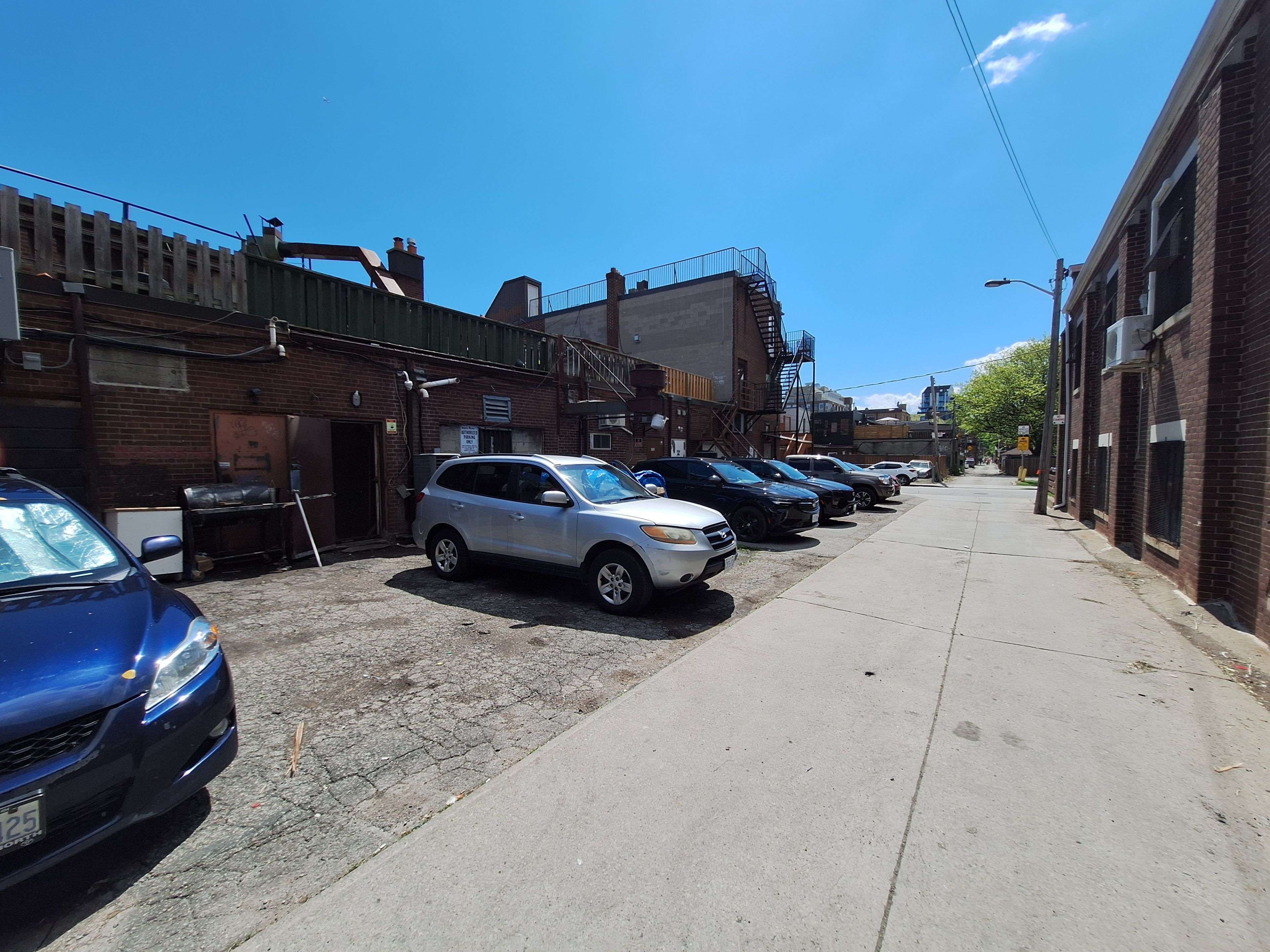Toronto W03, ON M6N 1H8,1680 St Clair AVE W