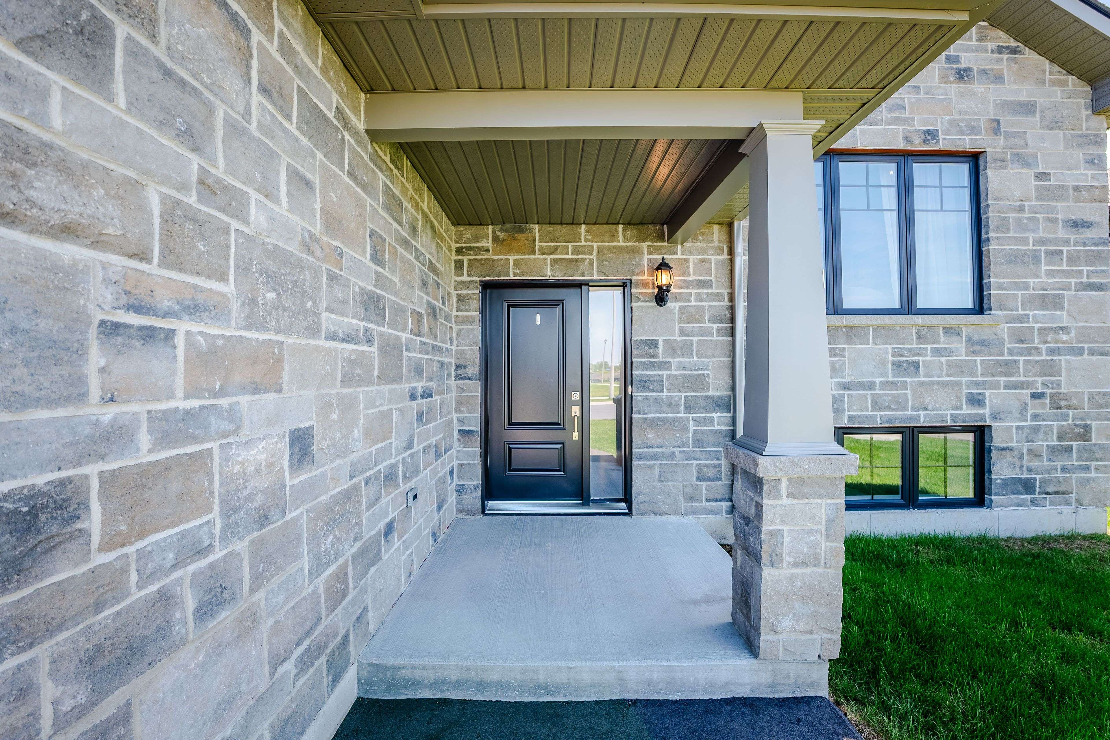 Cornwall, ON K6H 7N2,2300 Crewson CT
