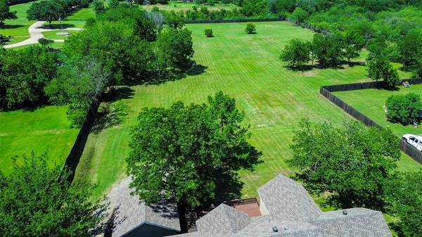 2715 California Lane,  Dalworthington Gardens,  TX 76015