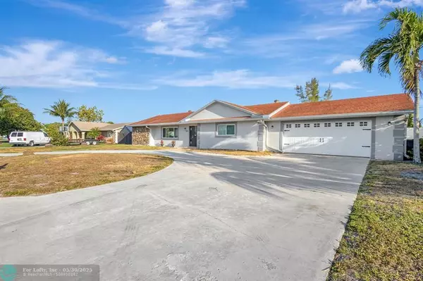 3059 Emerald Ln, Lake Worth, FL 33462