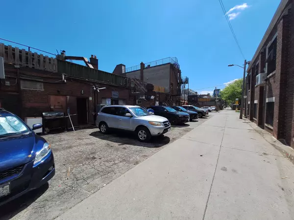 Toronto W03, ON M6N 1H8,1680 St Clair AVE W