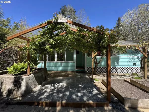 5346 SAND DUNE PARK DR, Florence, OR 97439