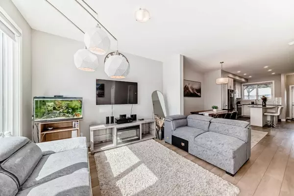 Calgary, AB T2A7G5,148 Belvedere AVE Southeast