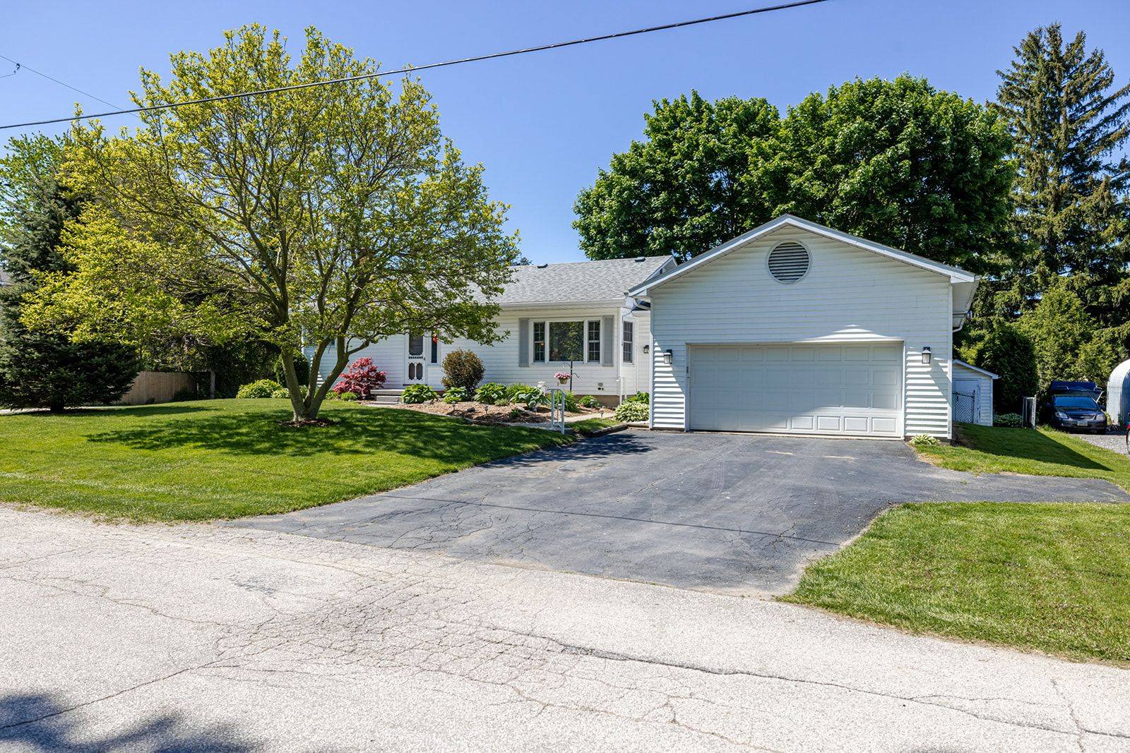 Dutton/dunwich, ON N0L 1J0,226 Margaret ST