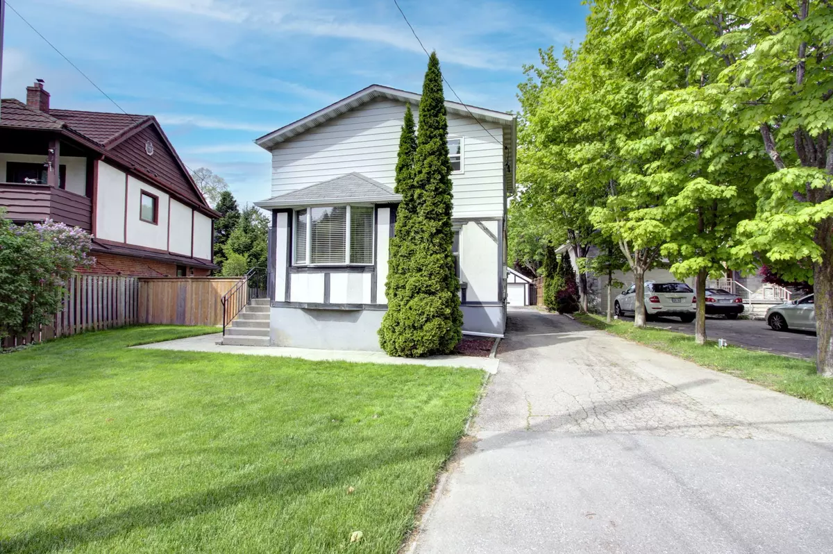 Toronto W07, ON M8Y 3G6,48 Bonnyview DR