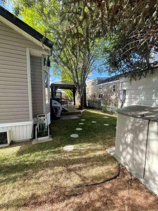 Rural Vulcan County, AB T0L1B0,115 Cormorant CRES
