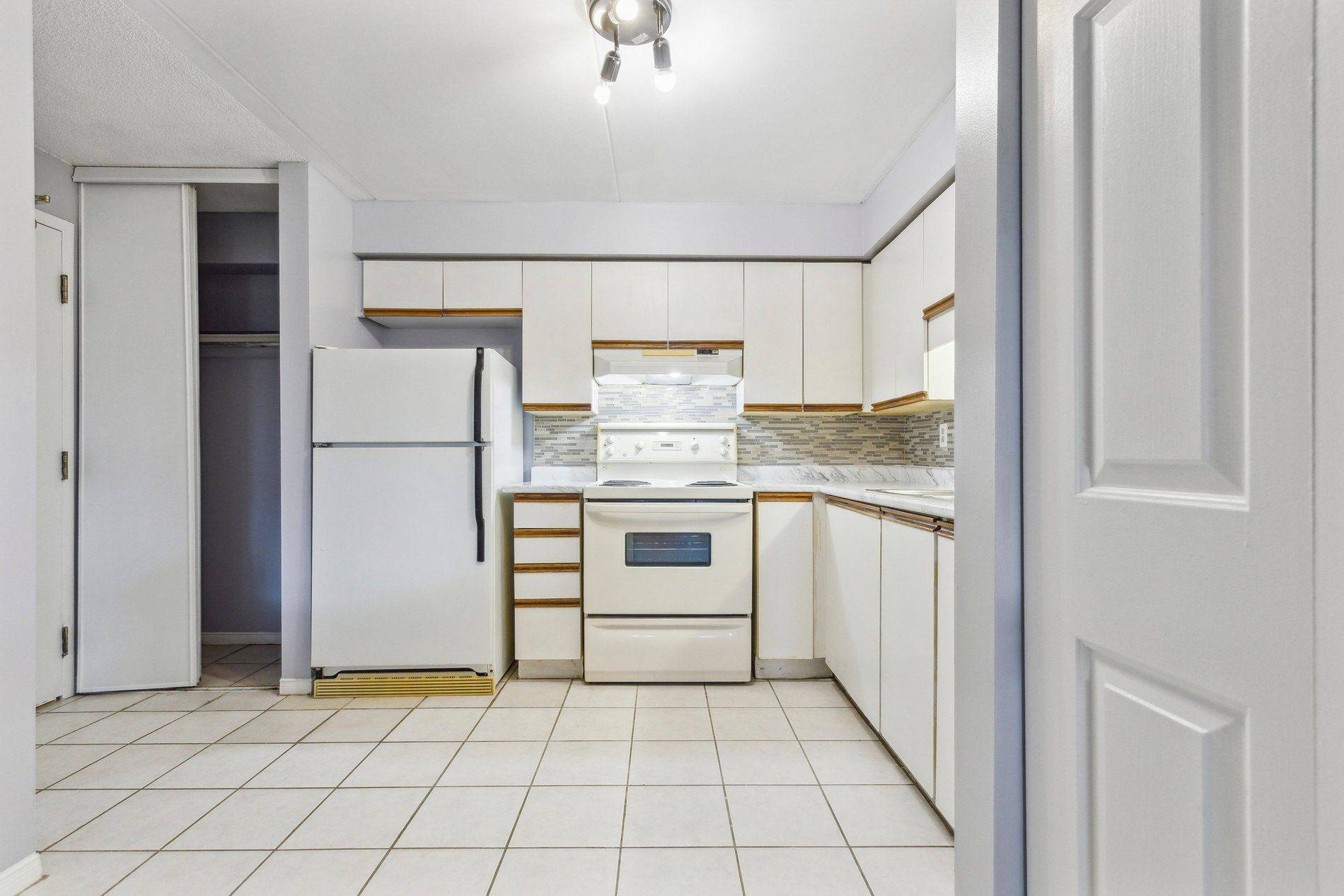 Waterloo, ON N2V 1Z1,321 Northlake DR #1