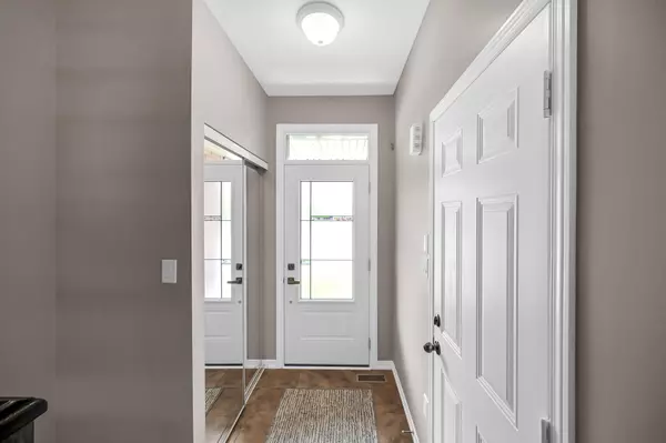 Hamilton, ON L8J 0B9,121 Bankfield CRES