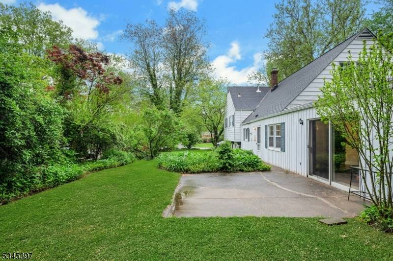 Mountain Lakes Boro, NJ 07046,6 Ronarm Dr