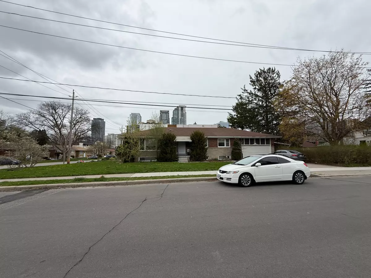 Toronto C07, ON M2N 1X1,105 Betty Ann DR