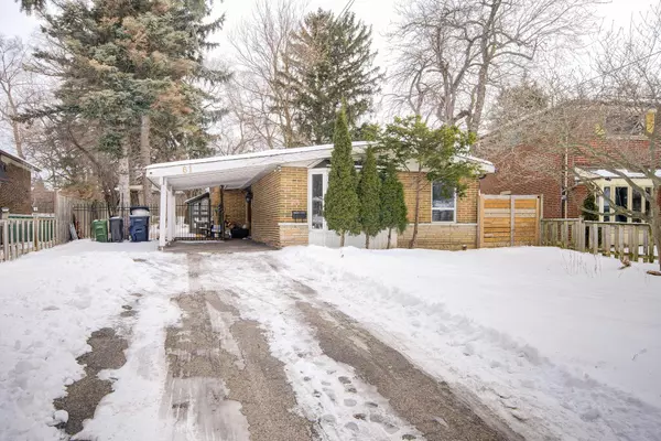 61 Kingslake RD, Toronto C15, ON M2J 3E4