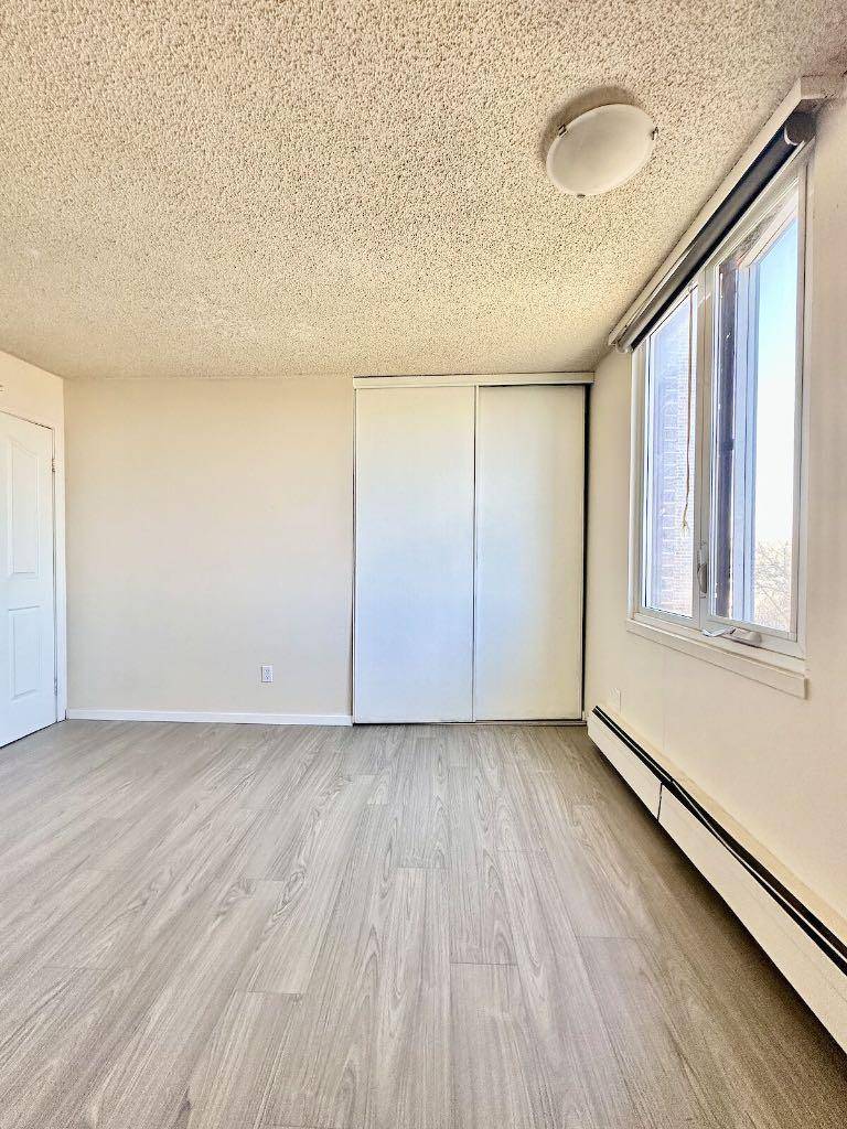 Calgary, AB T2W6J3,4944 Dalton DR NW #702
