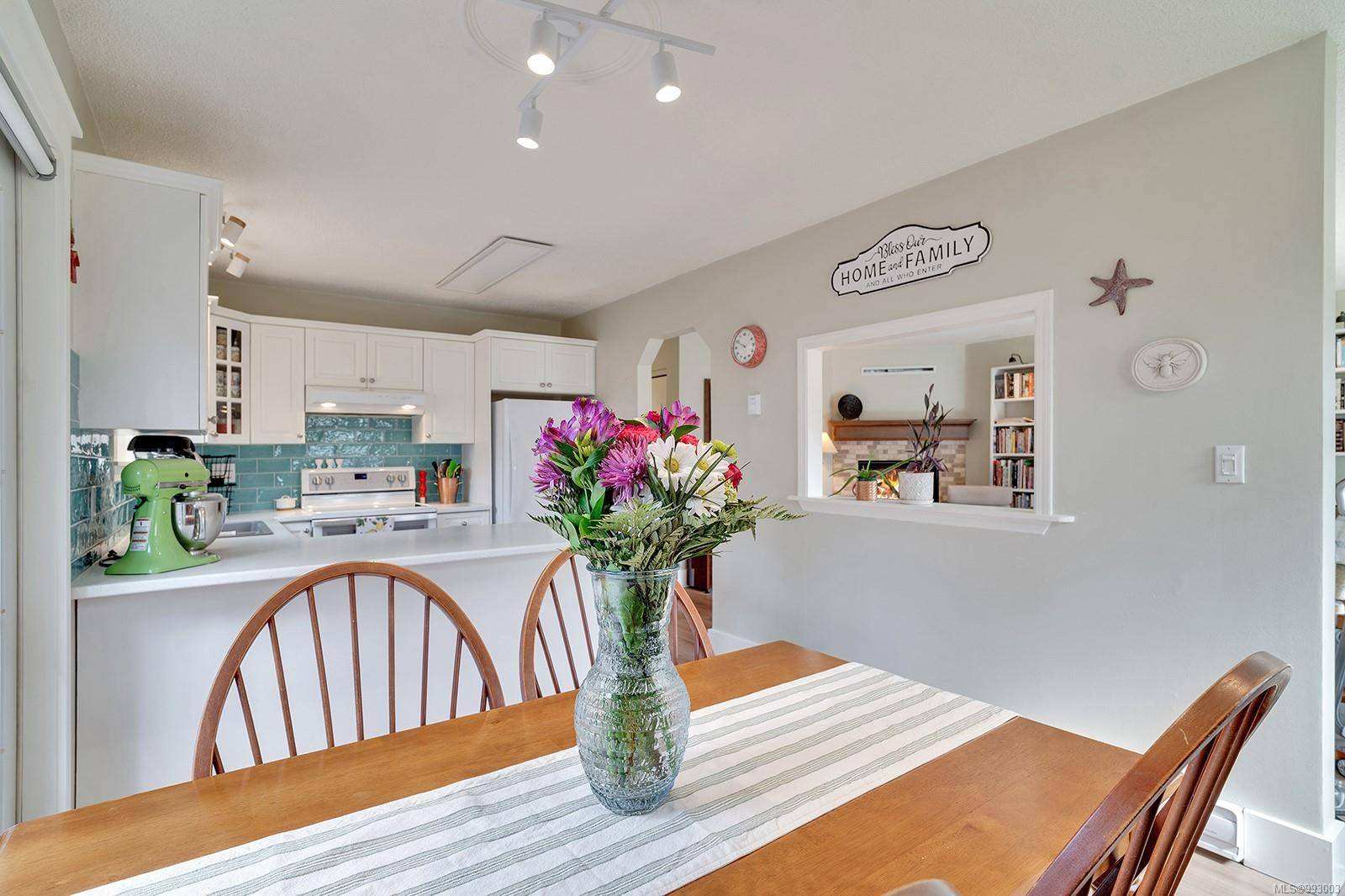 Qualicum Beach, BC V9K 1S3,233 Fourth Ave W