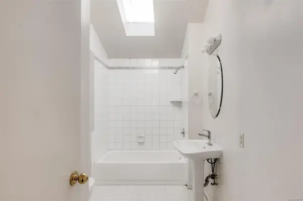 Saanich, BC V8Z 2R4,741 Violet Ave