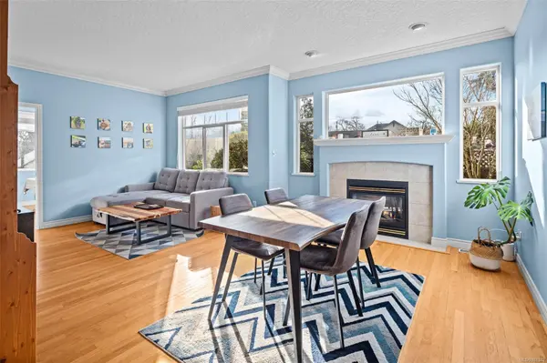 Saanich, BC V8P 3M4,3281 Maplewood Rd #14