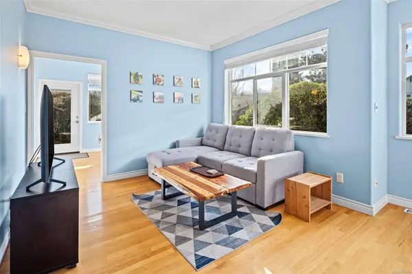 Saanich, BC V8P 3M4,3281 Maplewood Rd #14