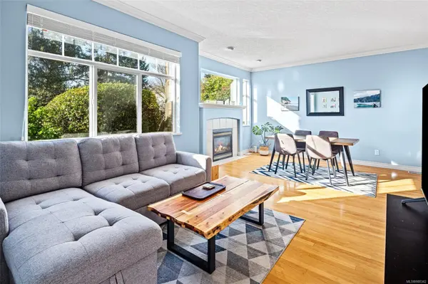 Saanich, BC V8P 3M4,3281 Maplewood Rd #14