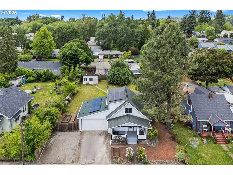 320 W GLOUCESTER ST, Gladstone, OR 97027
