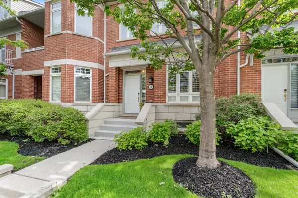 Mississauga, ON L5G 4V1,12 St. Lawrence DR