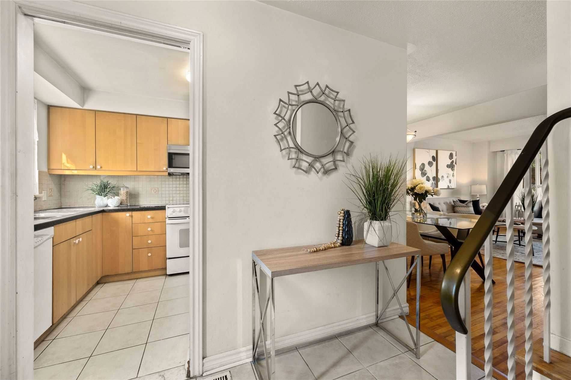 Markham, ON L3T 4V1,17 The Carriage WAY ##17