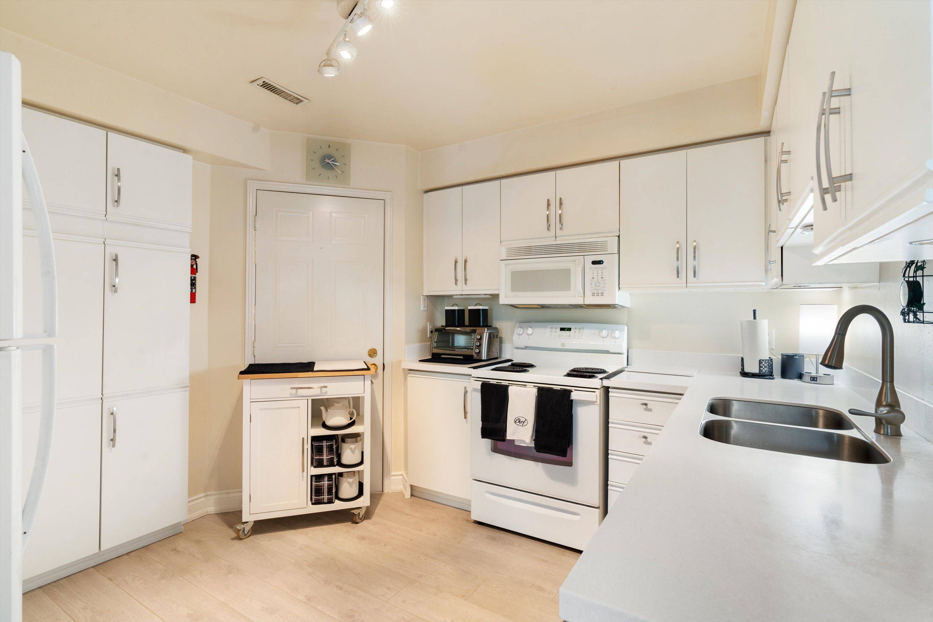 Burlington, ON L7M 4B4,2530 Northampton BLVD #82