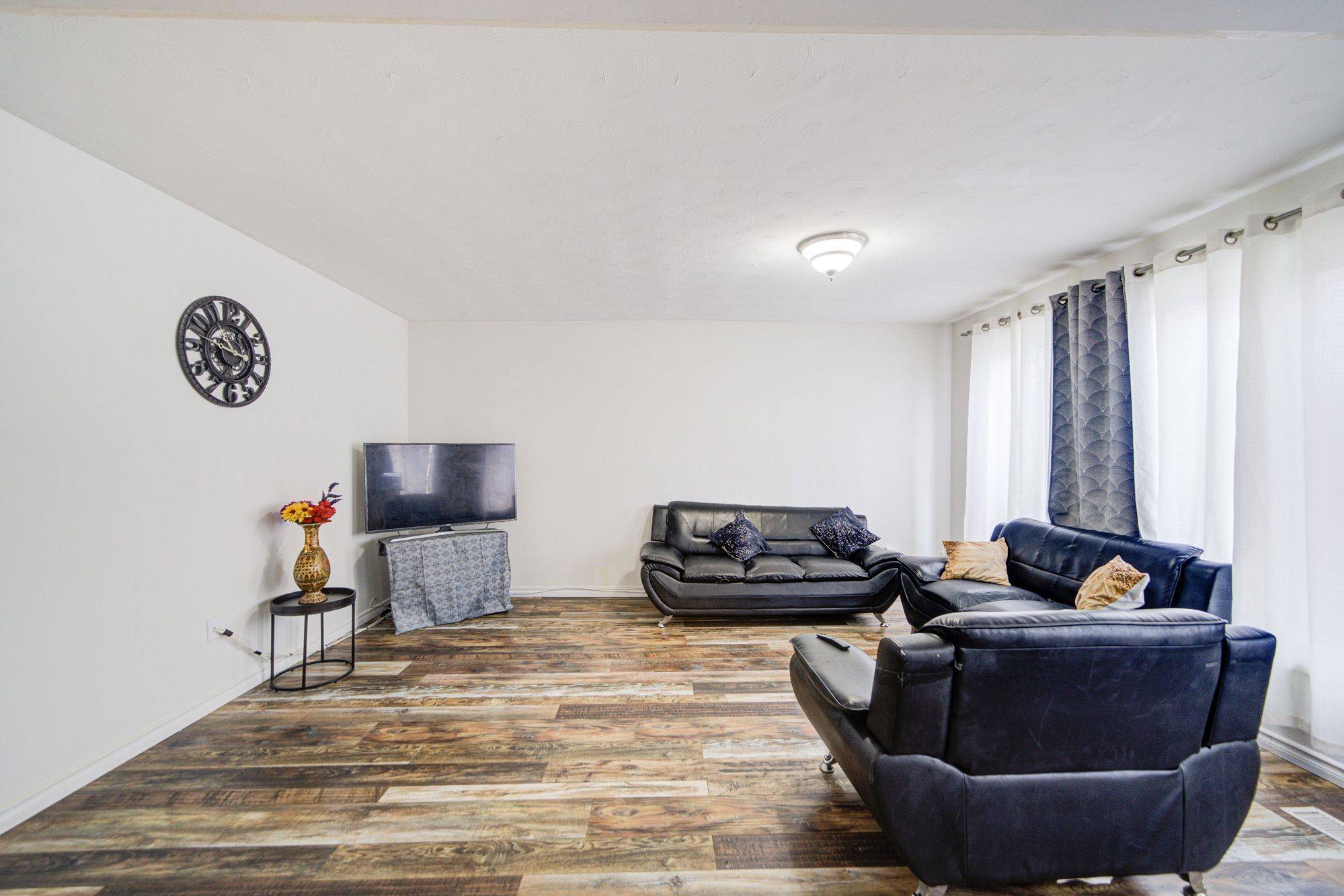 Peterborough South, ON K9J 7P8,711 Otonabee DR
