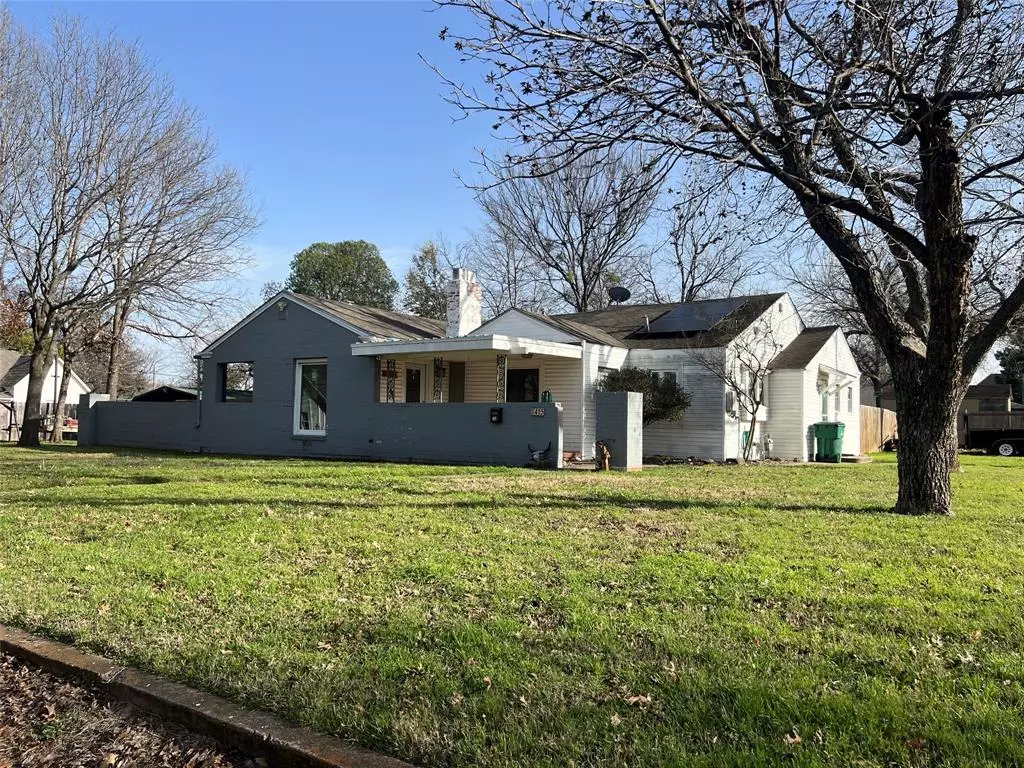 Henrietta, TX 76365,415 N Ikard Street