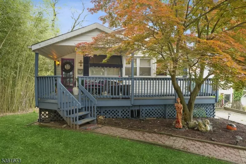 Hopatcong Boro, NJ 07843,207 Dupont Ave