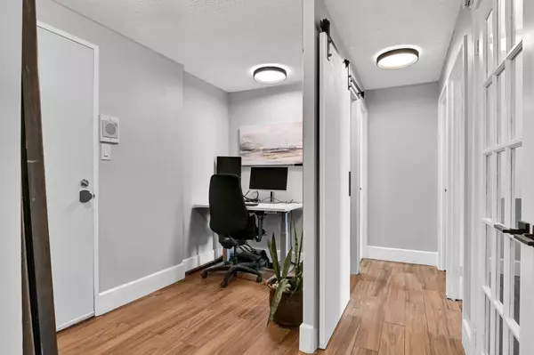 Woodroffe, ON K2B 8C8,1081 Ambleside DR #1808