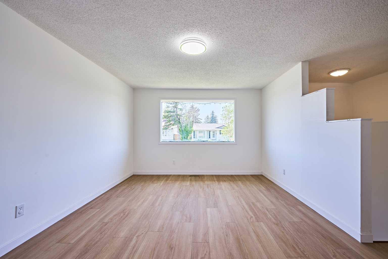 Calgary, AB T2B 2B4,3644 Dover Ridge DR Southeast