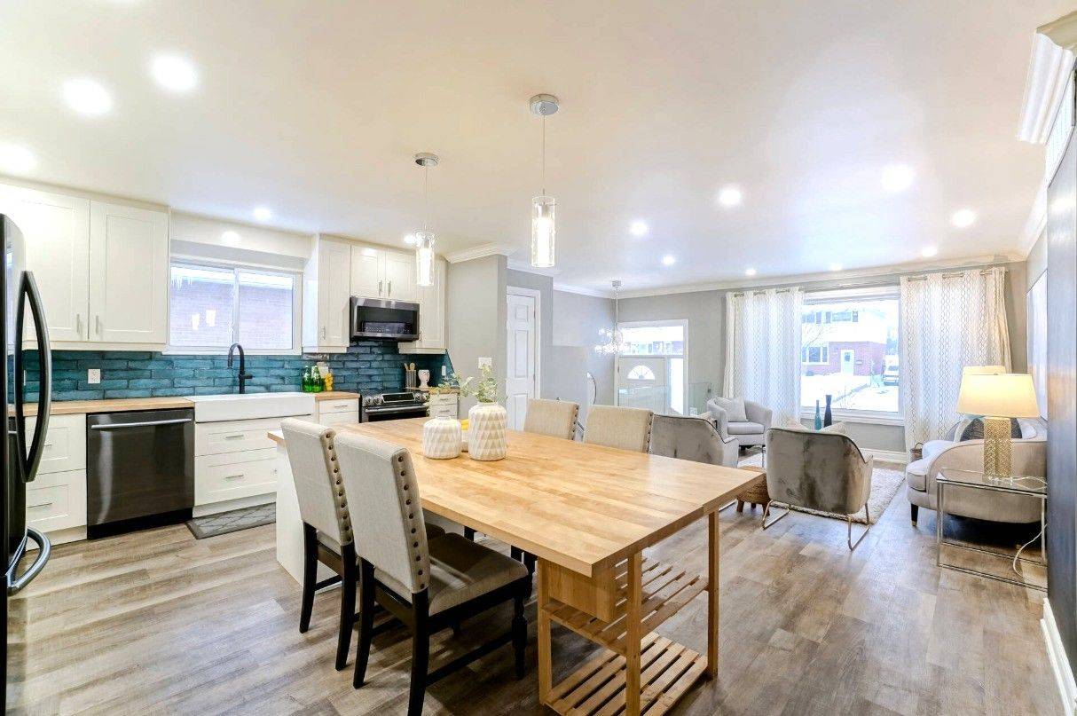Oshawa, ON L1G 6H2,379 Surrey DR #MAIN