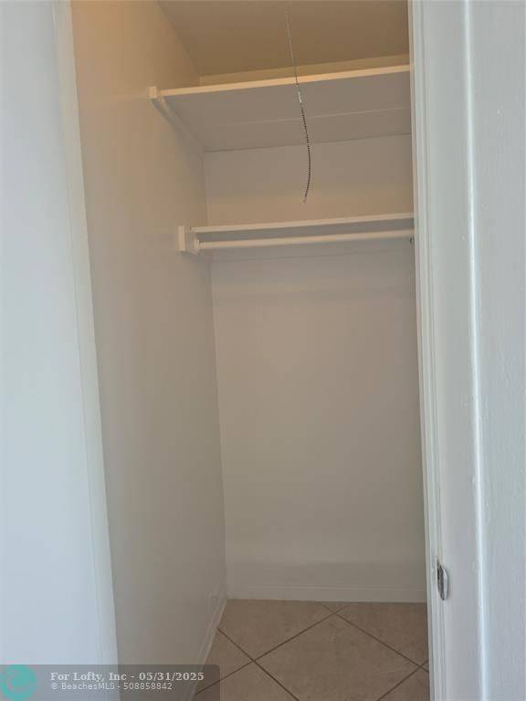 Pompano Beach, FL 33064,1960 NE 48 St #8