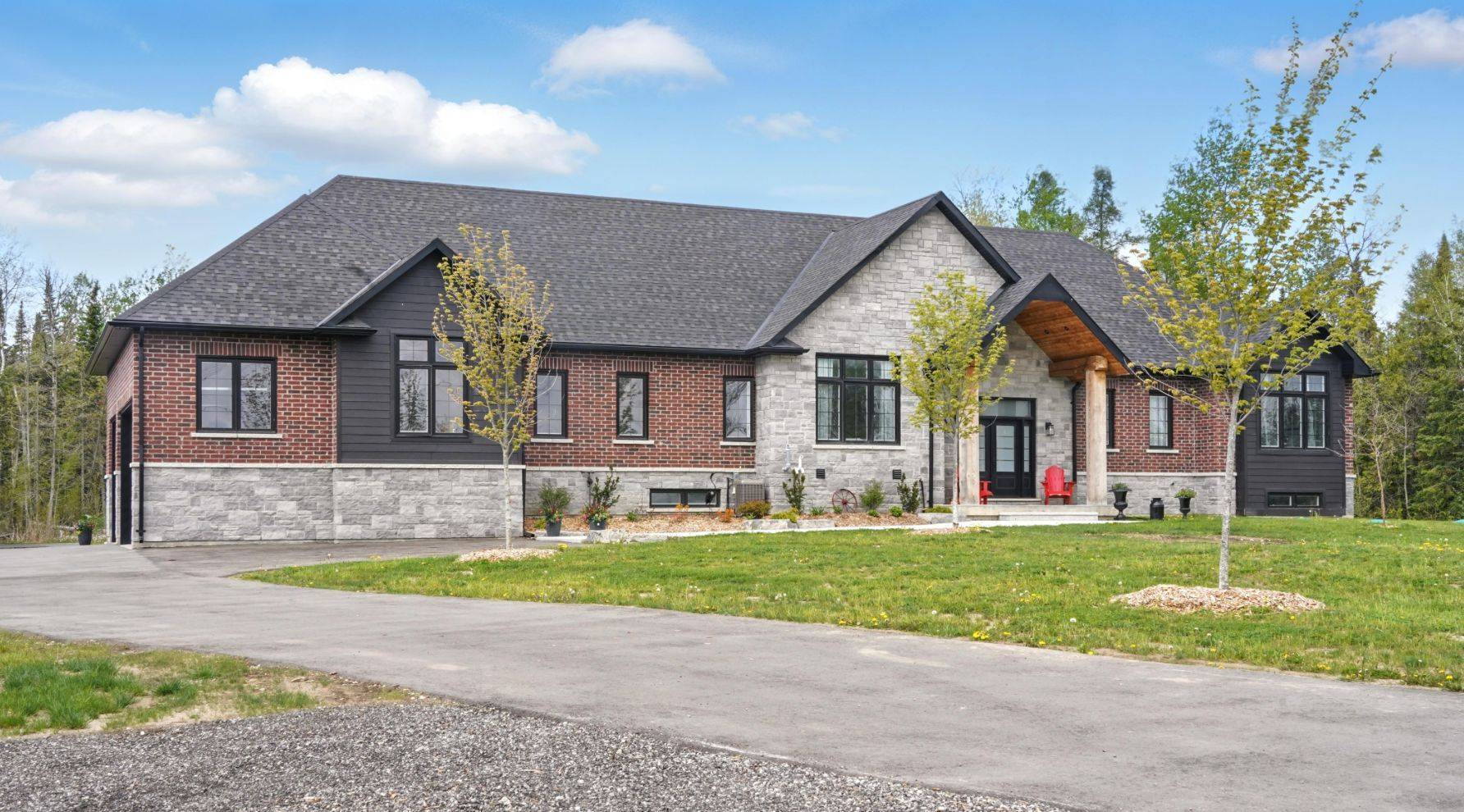 6598 County 10 RD, Essa, ON L9R 1V2