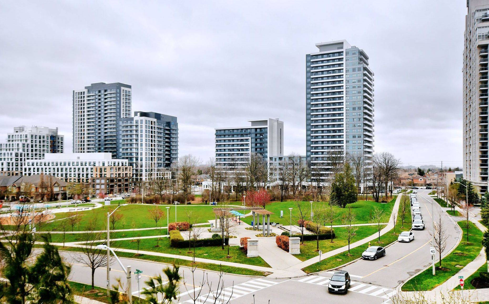Vaughan, ON L4J 9E9,50 Disera DR #805