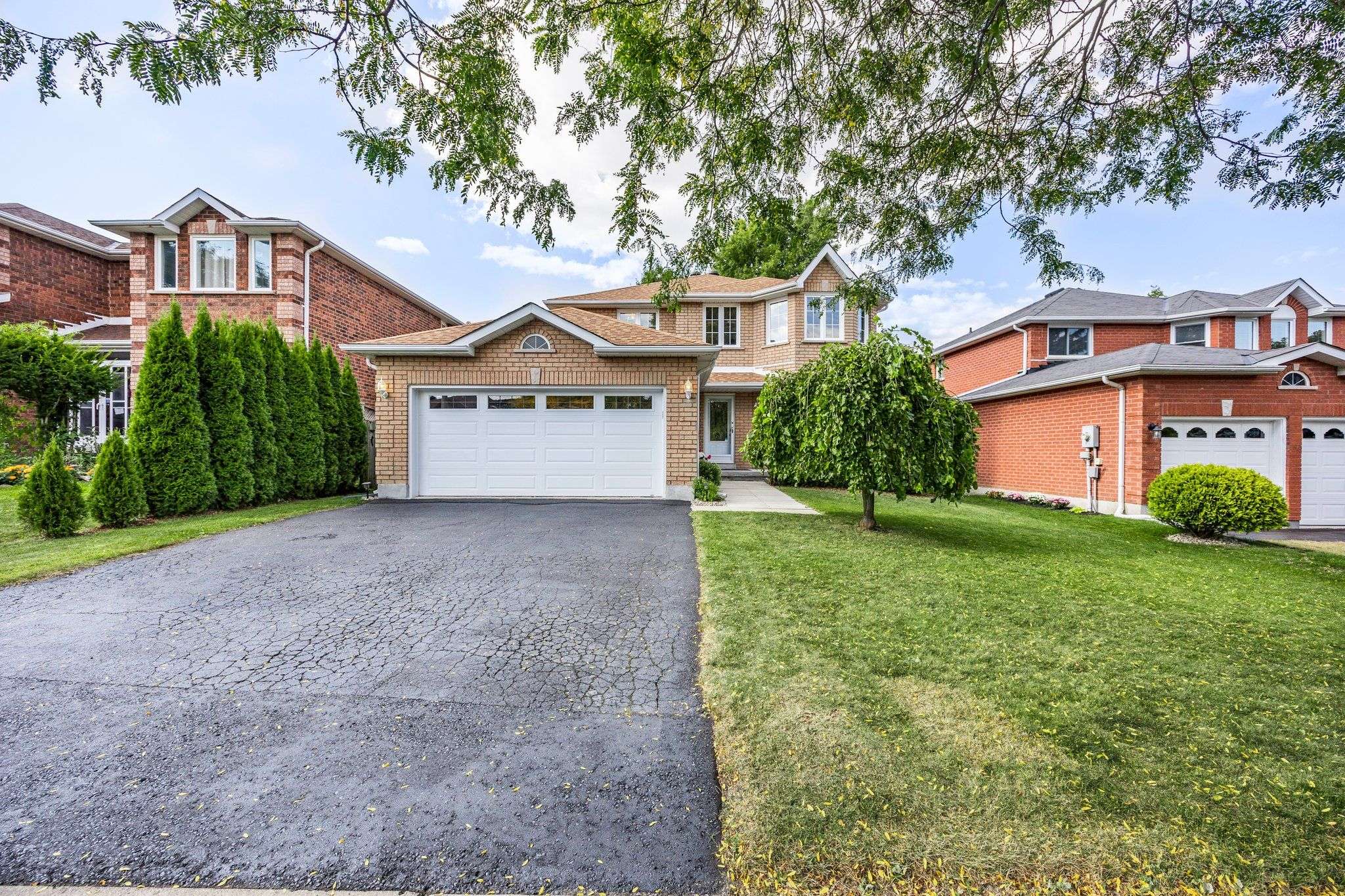 Barrie, ON L4N 7C2,298 Livingstone ST W